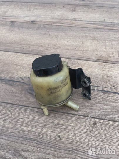 Бачок гур Nissan Teana 2.0