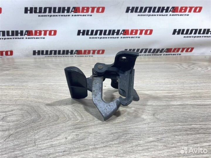 Замок капота (ответная часть) Mercedes W164