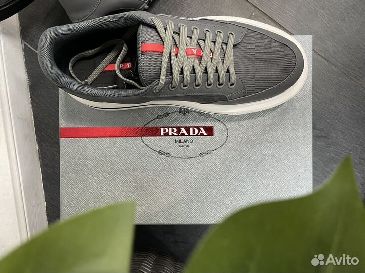 Кроссовки prada