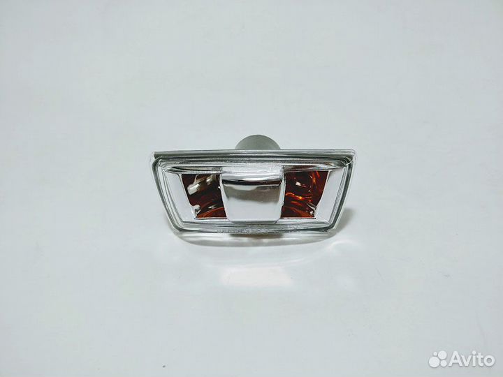 Повторитель поворота в крыло правый Opel Astra H