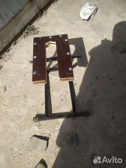 Тележка - подставка для лодочного мотора