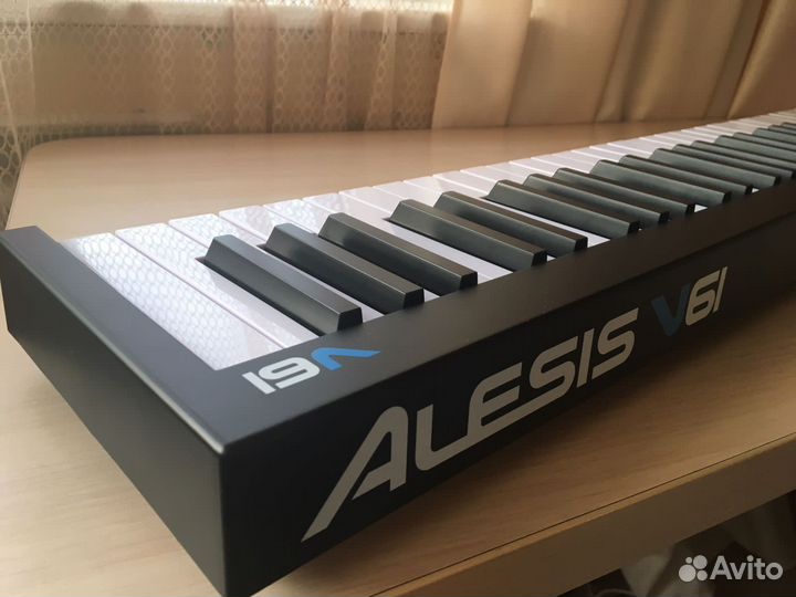 Midi Клавиатура Alesis V61