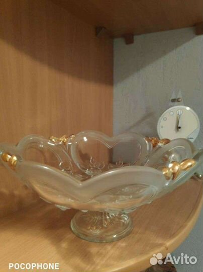 Ваза для фруктов на ножке