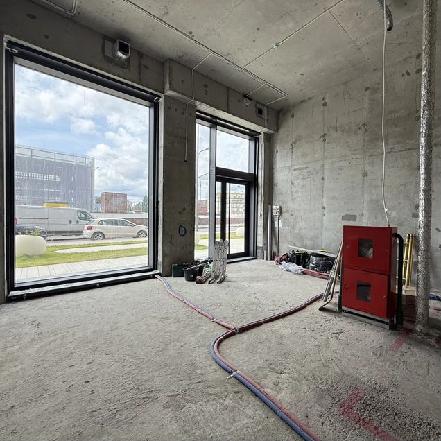 1 этаж в ЖК Прайд, 79.1 м², с ремонтом. Витрины