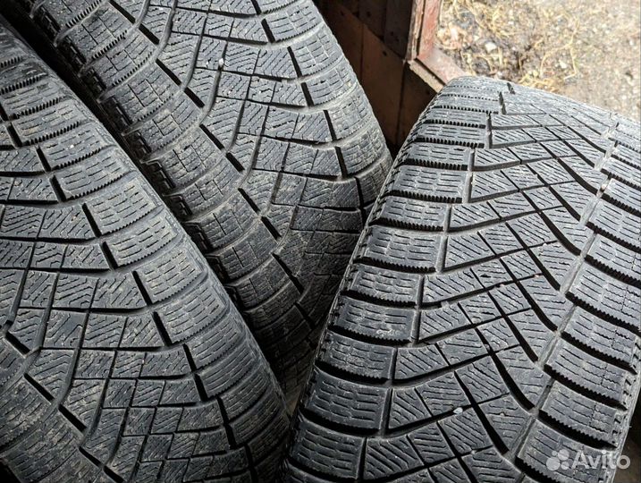 Pirelli Ice Zero FR 225/45 R19