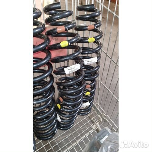 Пружины передние Mitsubishi Pajero Sport MR992337