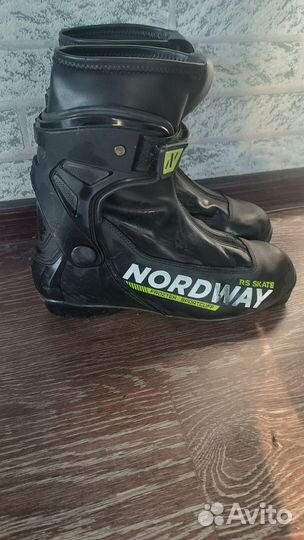 Ботинки лыжные