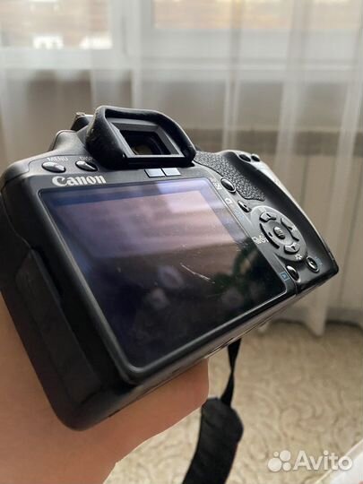 Зеркальный фотоаппарат