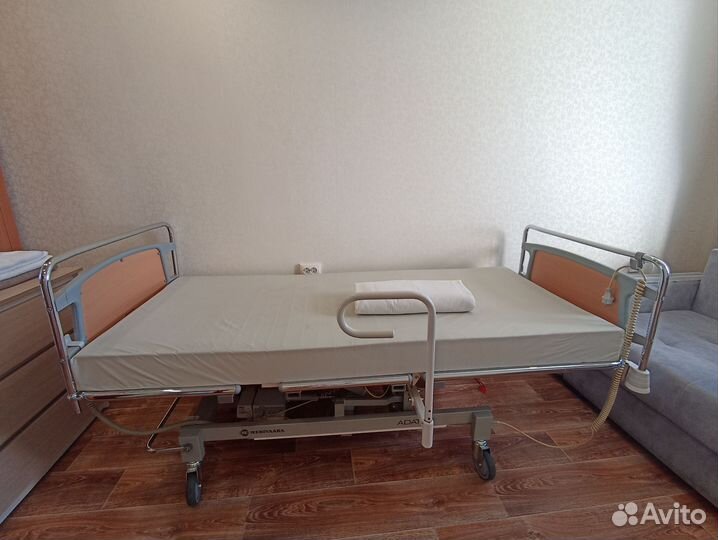 Кровать медицинская с электроприводом