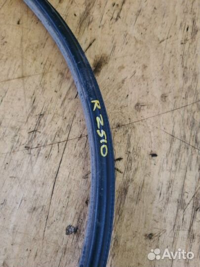 Уплотнитель кузова задний правый Nissan Murano Z51