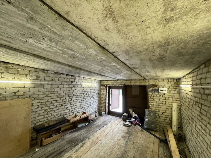 Гараж, > 30 м²