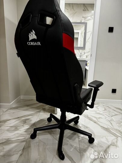 Компьютерное кресло Corsair