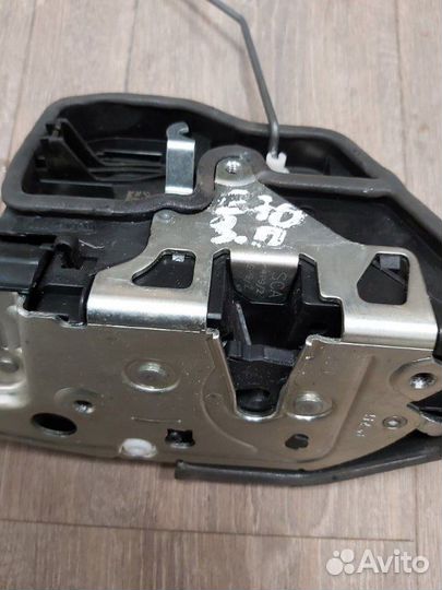 Замок двери задний правый Bmw X5 3.0D E70 M57N2