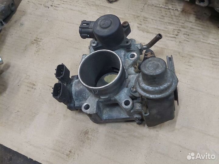 Дросельная заслонка Nissan Primera p11 1.8
