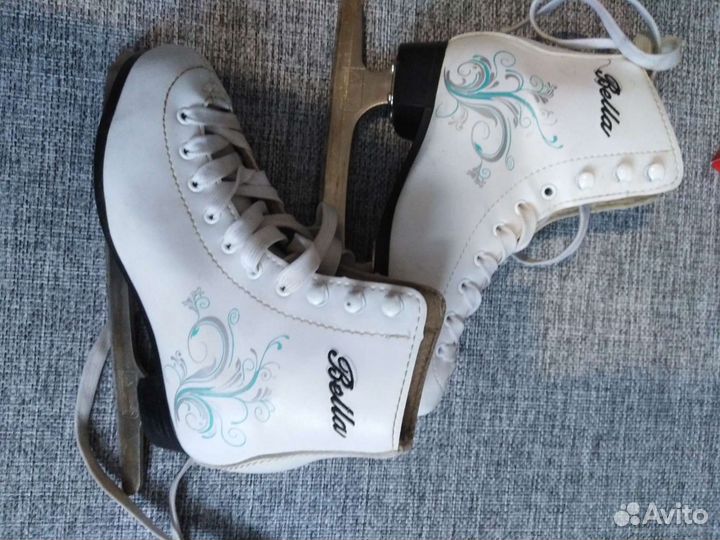 Коньки фигурные р-р 35