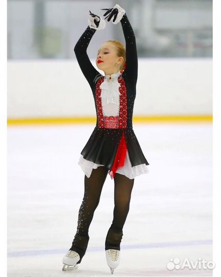 Платье для выступлений по фигурному катанию