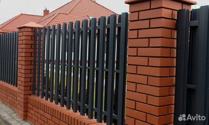 Забор из евроштакетника под ключ, калитки