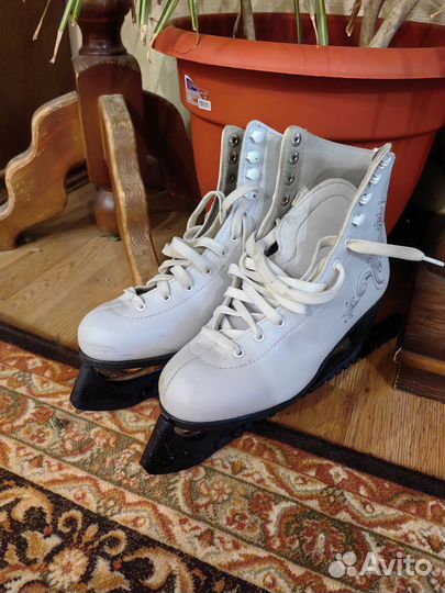 Коньки фигурные женские размер 37-38