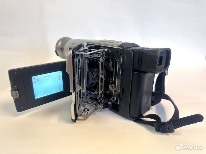 Видеокамеру Panasonic nv-vz14en