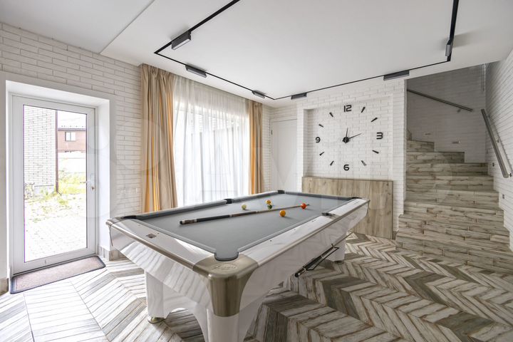 Дом 176 м² на участке 7 сот.