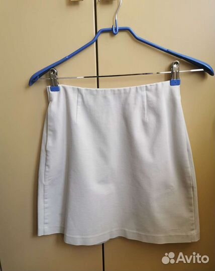 Юбка uniqlo молочного (белая) цвета
