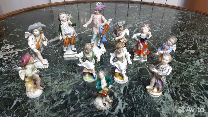 Статуэтка фарфоровая