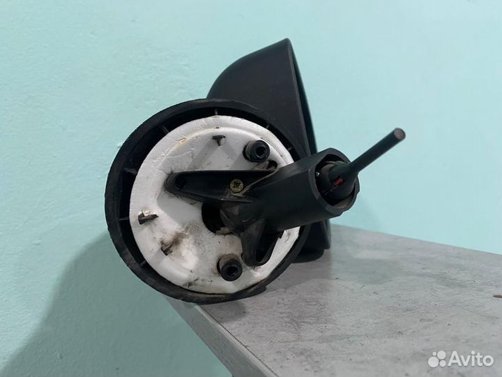 Зеркало правое Renault Logan