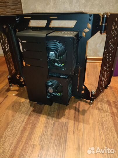 CoolerMaster MasterFrame 700