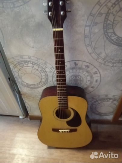 Продам гитару