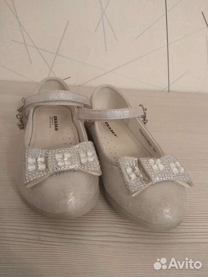 Туфли на девочку 26 размер