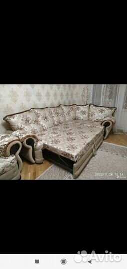 Большой угловой диван бу в хорошем состоянии