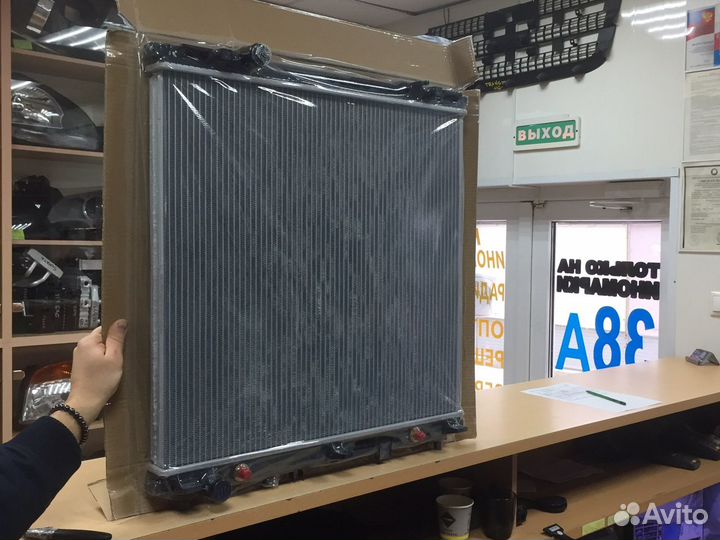 Радиатор охлаждения Киа Соренто