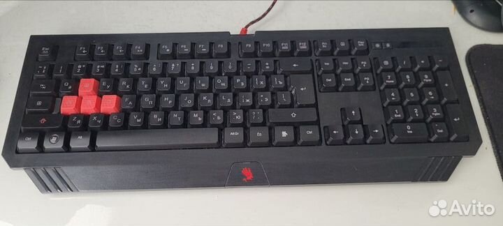 Игровая клавиатура с подсветкой Bloody B120