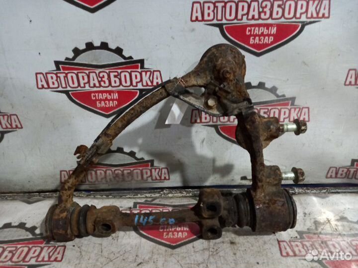 Рычаг верхний передний правый Toyota Hiace KZH116