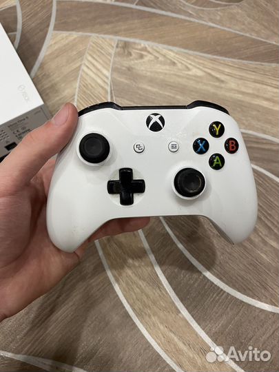 Xbox One S 1TB с играми