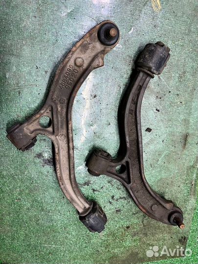 Рычаг передний левый правый Caravan 3 voyager