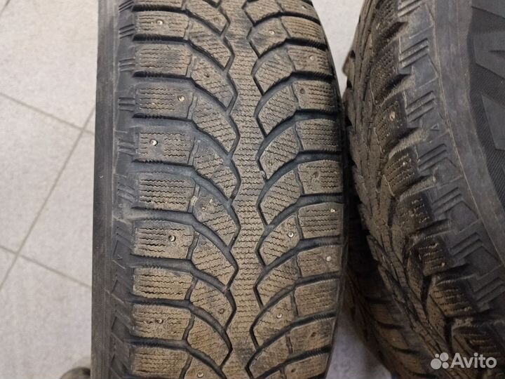 Bridgestone Blizzak Spike-01 225/65 R17 106