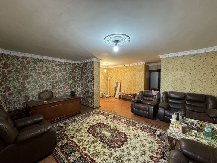 2-к. квартира, 70 м², 1/5 эт.