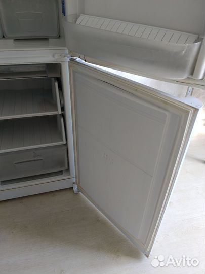 Холодильник бу indesit высота 2 м