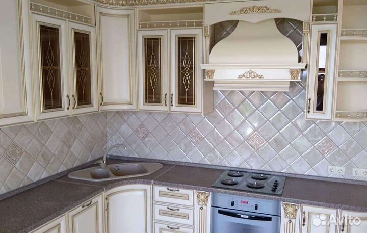 Кухонный гарнитур из массива дерева