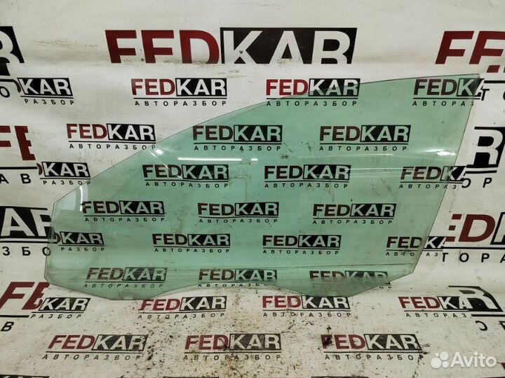 Стекло двери переднее левое Volkswagen Passat B7