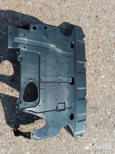 Пыльник двигателя Subaru Forester SK 2018+