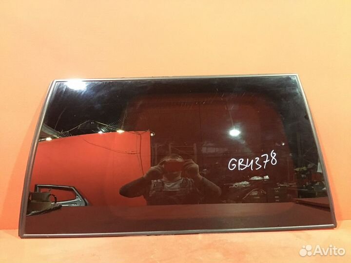 Форточка в кузов задняя правая Nissan Pathfinder