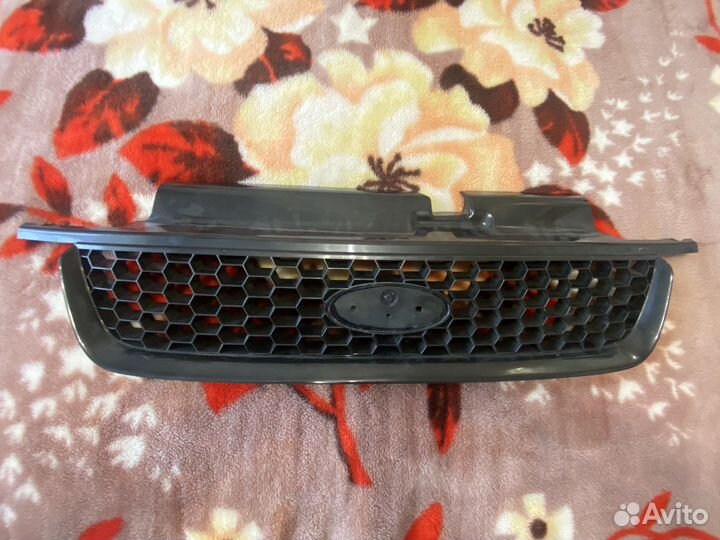 Решетка радиатора Ford Maverick /Ford Escape