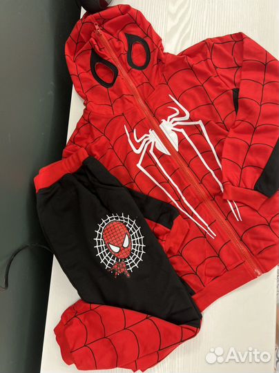 Костюм с человеком пауком на 7-8 лет