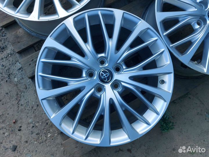 Toyota Camry 70 Ориг Датчики R18 5x114.3 ET50 8J