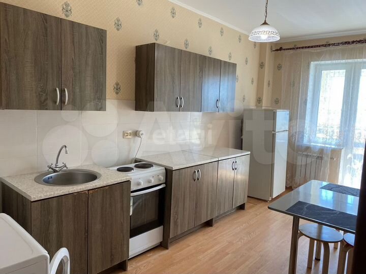 1-к. квартира, 40 м², 8/16 эт.