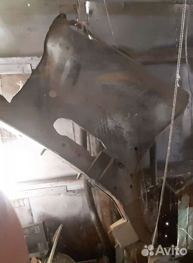 Брызговик передний левый на ниву