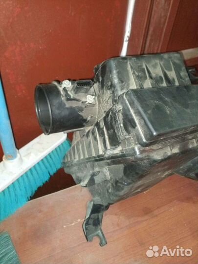 Корпус воздушного фильтра Nissan X-Trail 2.5