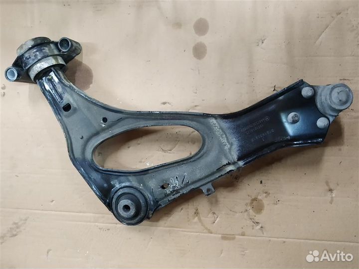 Рычаг передний нижний правый W447 V-class Vito